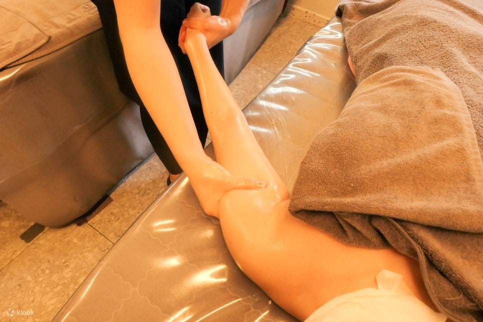 全身排毒按摩及臉部輪廓護理